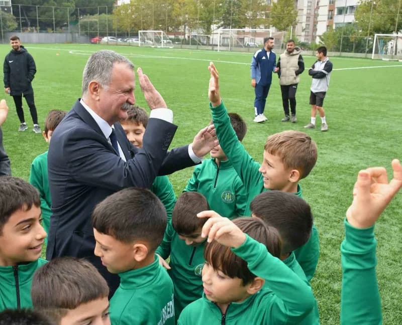 Yunusemre Belediyesi tarafından 29 Ekim Cumhuriyet Bayramı kapsamında düzenlenen Futbol Turnuvası, 1