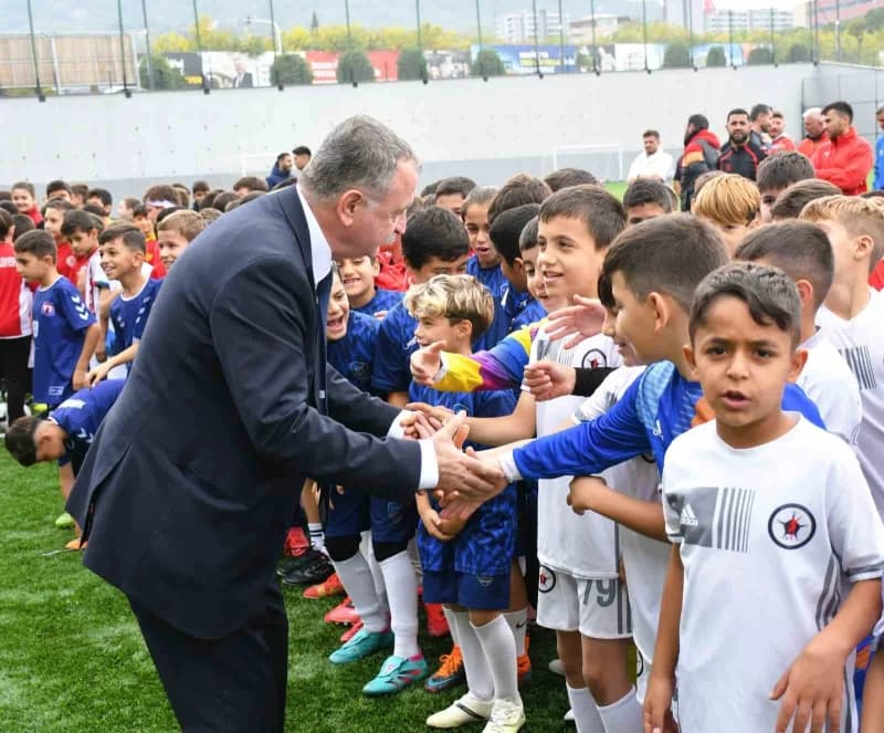 Yunusemre Belediyesi tarafından 29 Ekim Cumhuriyet Bayramı kapsamında düzenlenen Futbol Turnuvası, 1