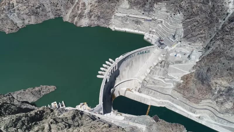 Artvin’deki Yusufeli Barajı ve HES, kurak geçen 2025 yılında rekor seviyede Elektrik üretirken, düze