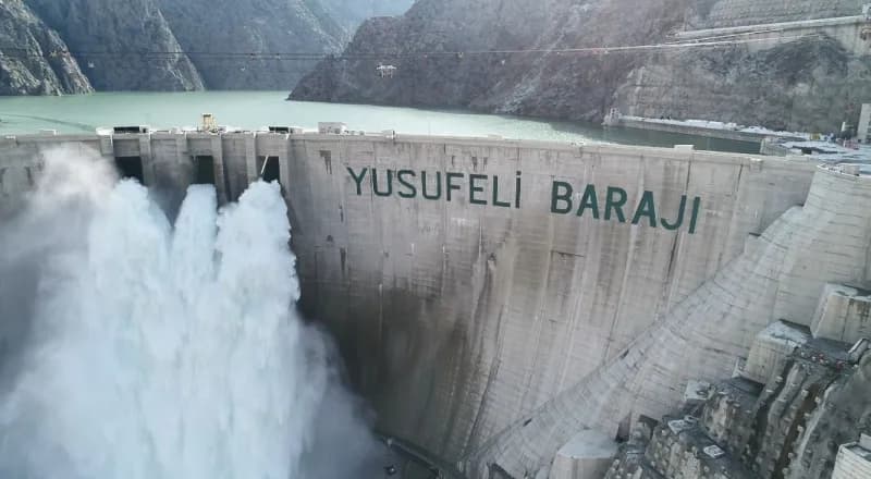 Artvin’de Yusufeli Barajı ve Hidroelektrik Santrali'nin genel görünümü