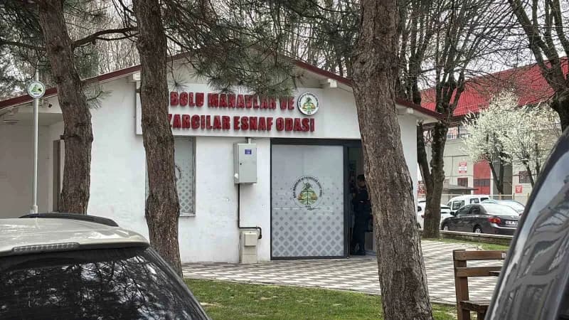 Bolu’da pazarcı esnafından tezgah devri ve bağış adı altında makbuzsuz toplanan 508 bin lirayı zimme
