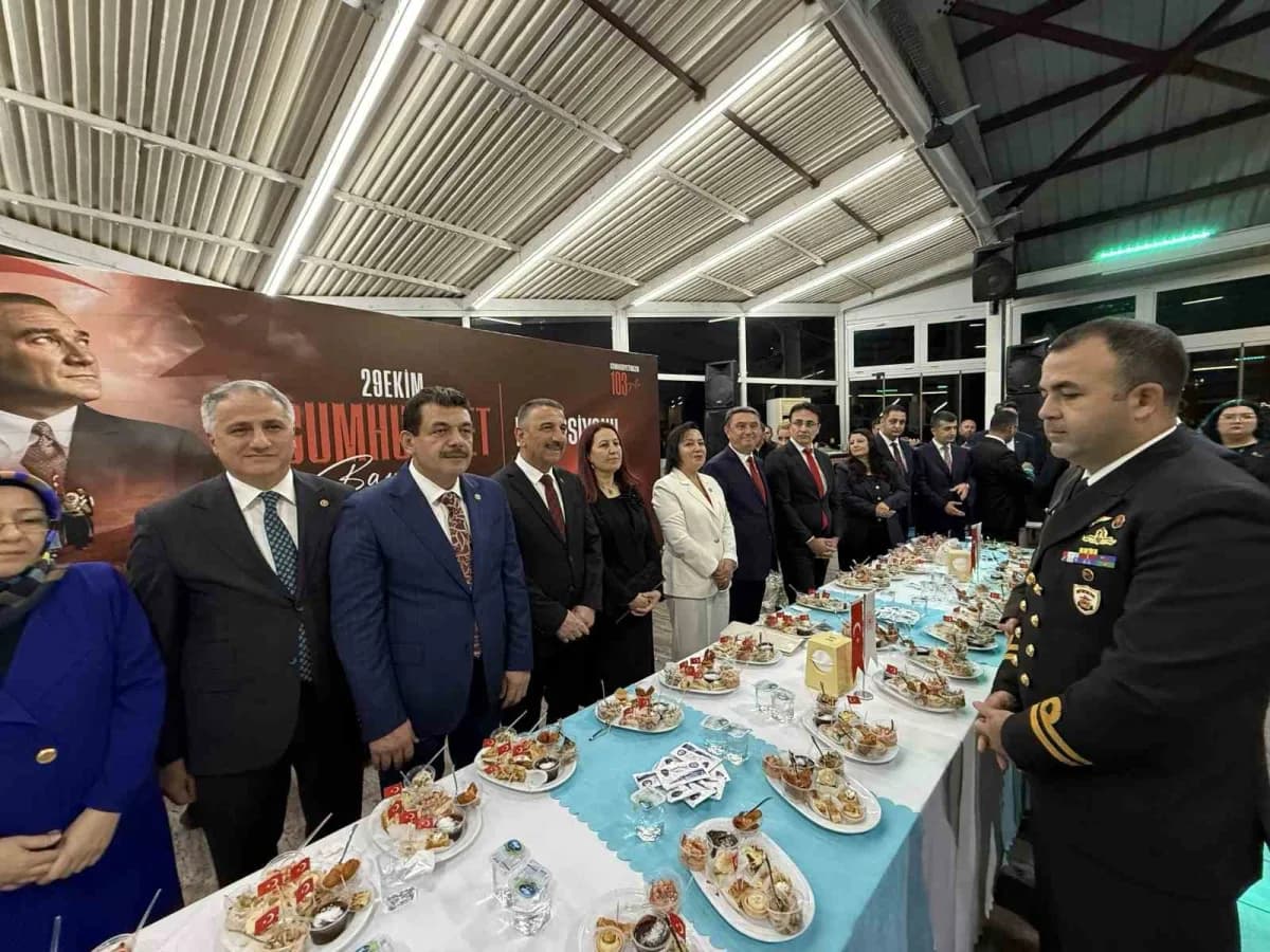 Zonguldak’ta 29 Ekim Cumhuriyet Bayramı resepsiyonu düzenlendi