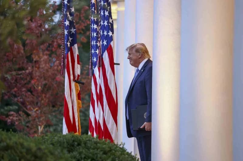 ABD mahkemesi Trump’ın Beyaz Saray medya yasağını iptal ettiğine dair mahkeme salonu görüntüsü
