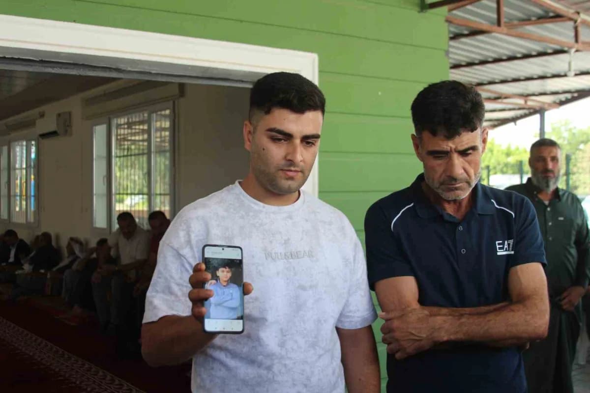 Adana Yüreğir ilçesinde hastane dönüşü otomobilin ön camından giren kurşun nedeniyle hayatını kaybeden 9 yaşındaki Muham