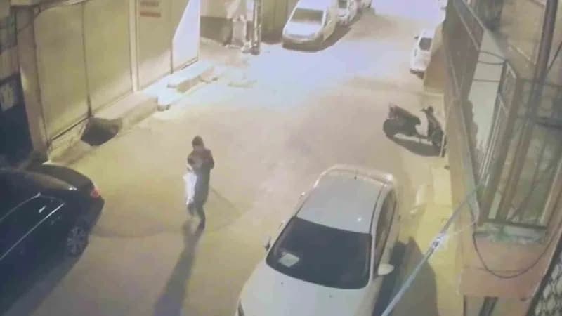 Adana Seyhan Barbaros Mahallesi’nde iki araca düzenlenen silahlı saldırının güvenlik kamerası görüntüsü