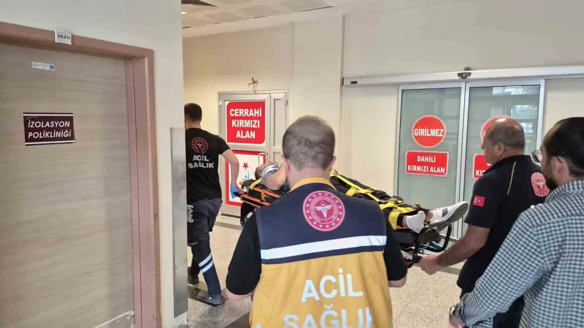 Adıyaman Atatürk Bulvarı Eğriçay Köprüsü yakınlarında otomobil ile motosikletin çarpıştığı trafik kazası