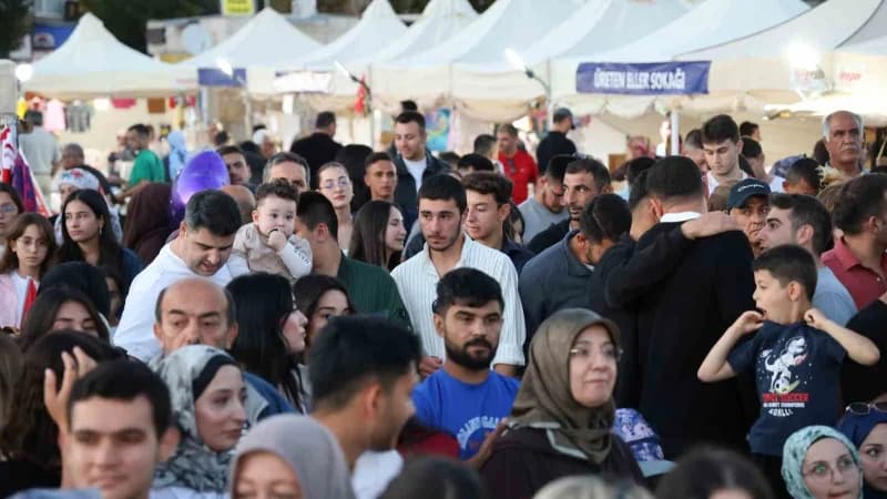 Kırşehir Cacabey Meydanı’nda 39. Ahilik Haftası kapanış programı ve TBMM Başkanı Numan Kurtulmuş