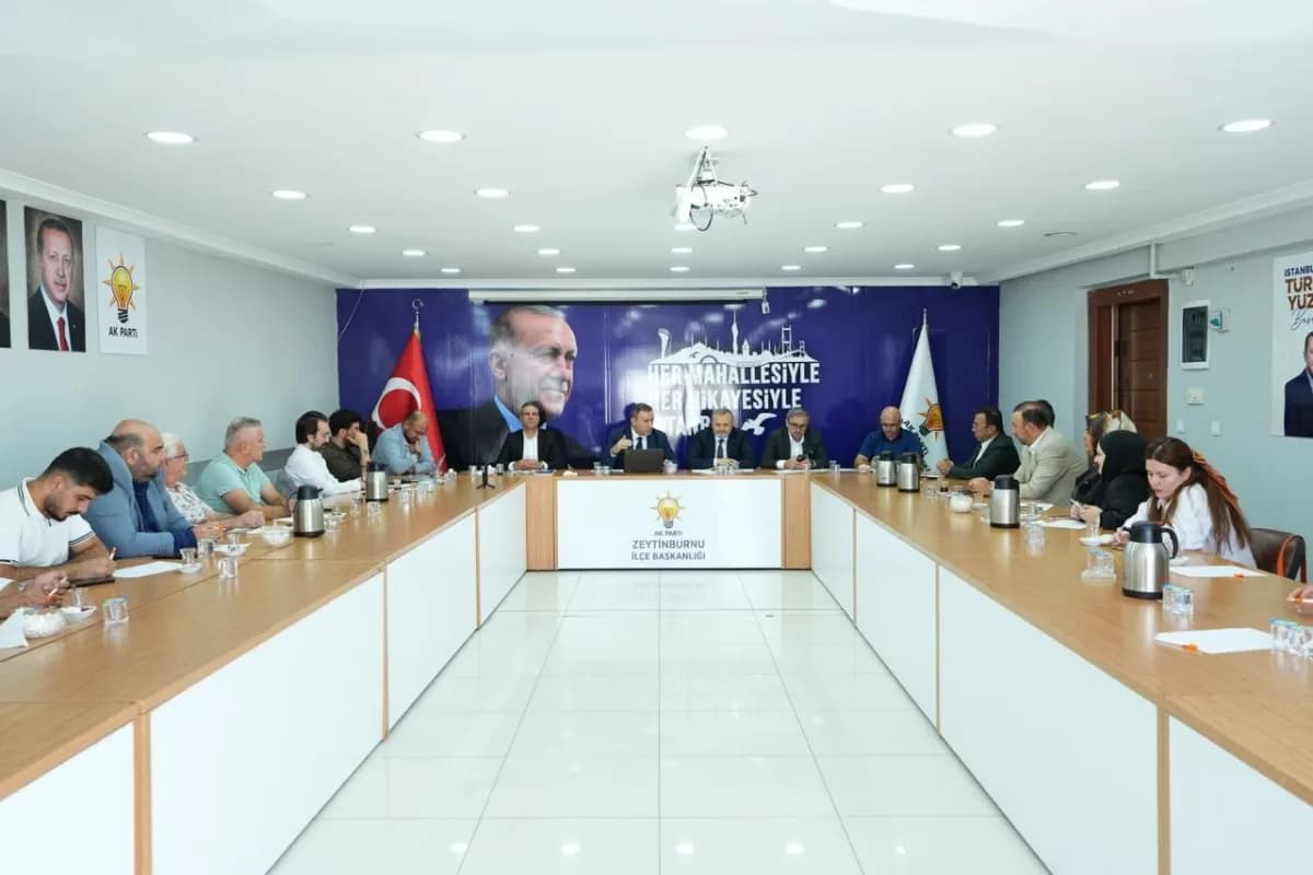 AK Parti İstanbul Tanıtım ve Medya Başkanlığı Zeytinburnu’nda mahalle bazlı iletişim çalışması toplantısı