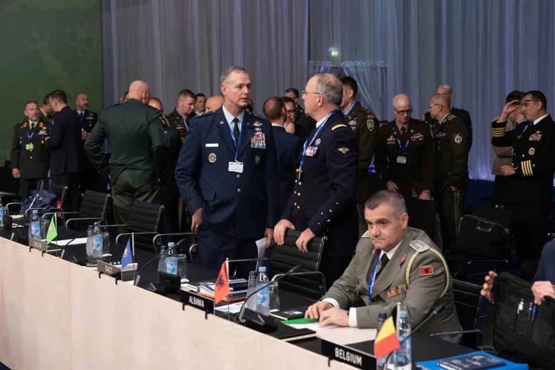 Almanya Genelkurmay Başkanı General Carsten Breuer resmi portresi