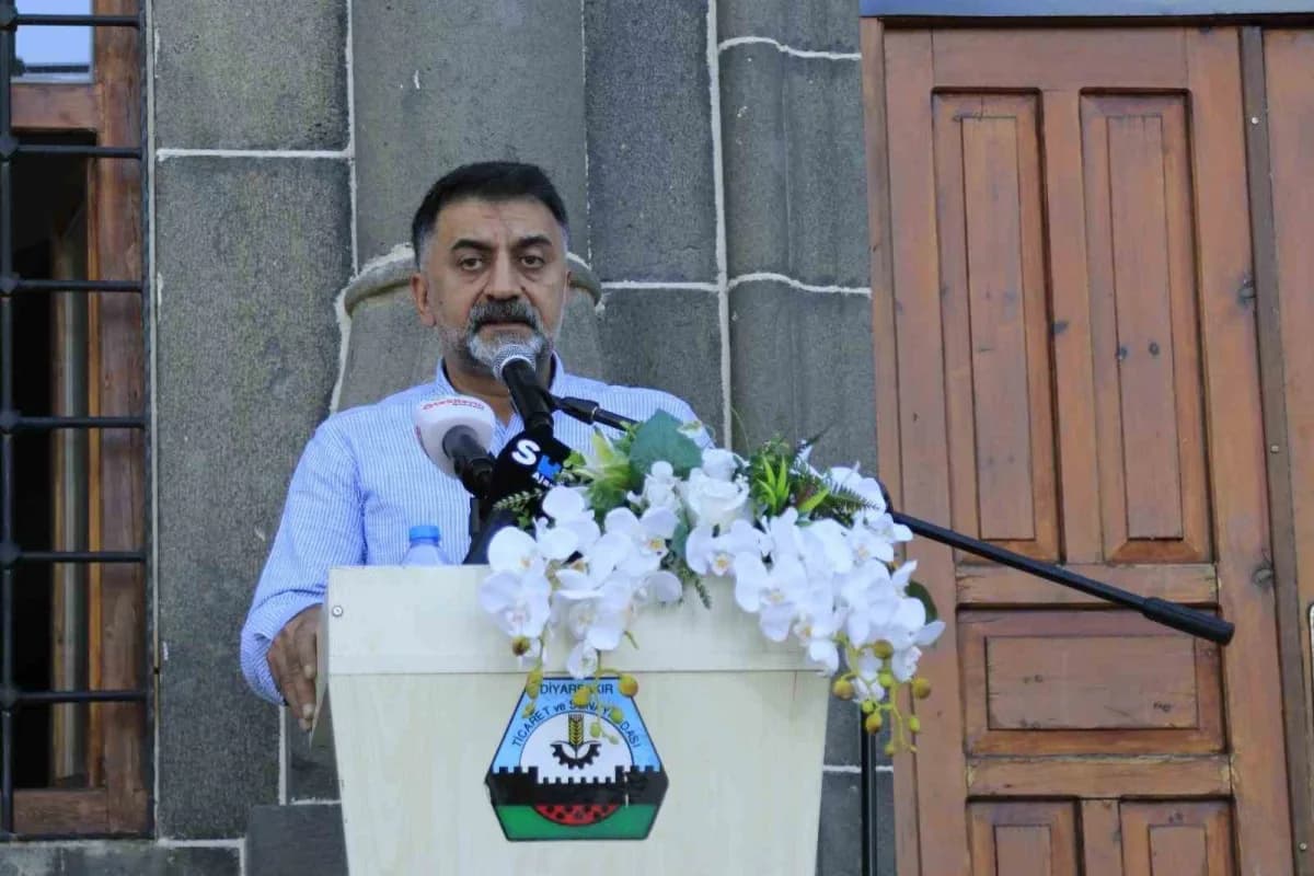 Diyarbakır'da tarihi mekanlarda gerçekleşen Amida Konserleri etkinliğinden bir sahne