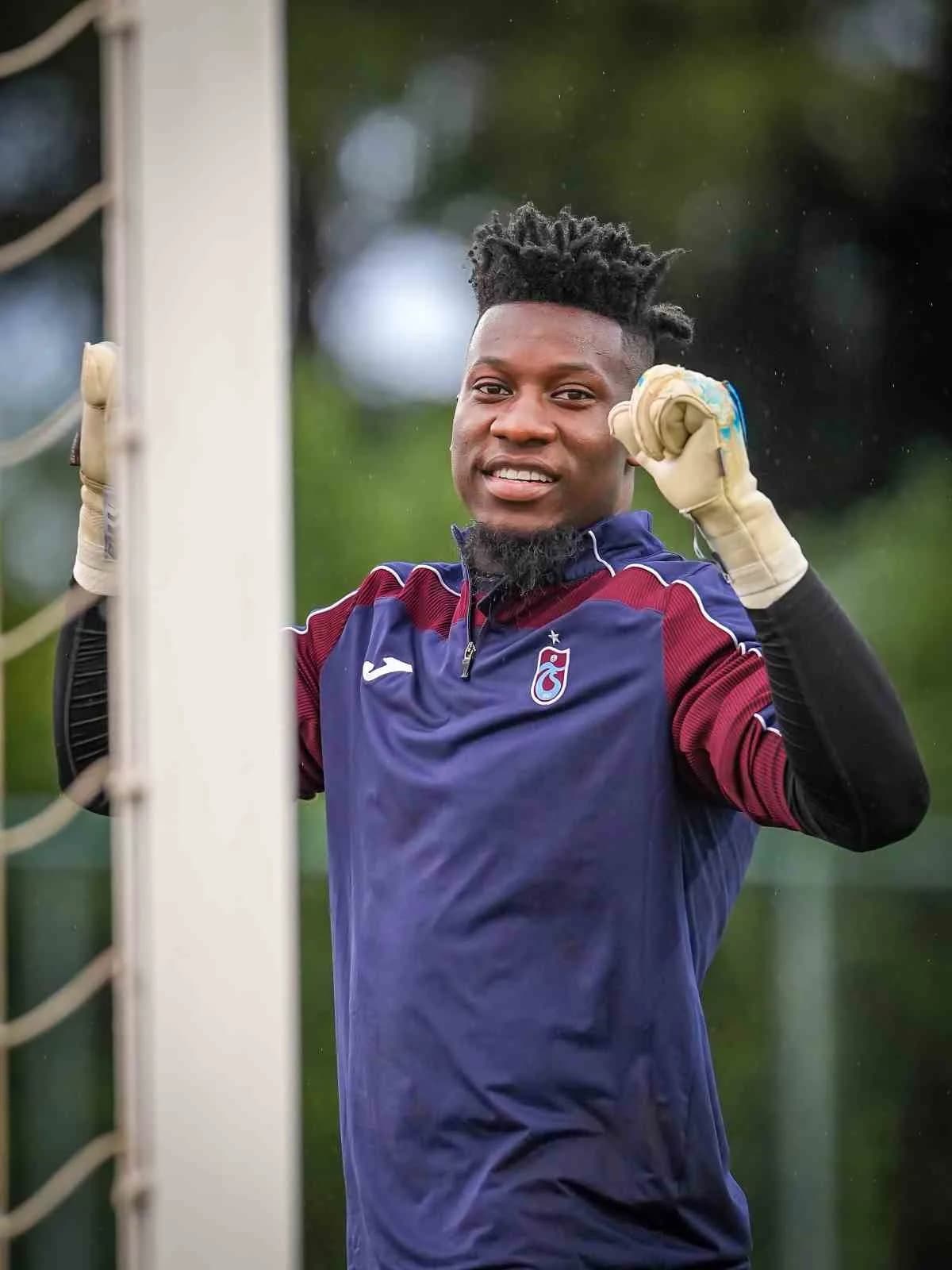 Trabzonspor kalecisi Andre Onana maçta kurtarış yaparken