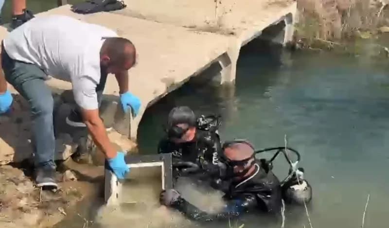 Antalya Kepez'de çalınan çelik kasaların çıkarılması ve motosiklet koltuğunda bulunan ziynet eşyaları
