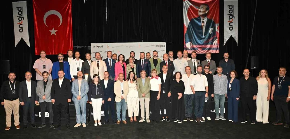 ANTGİAD üyelerinin katıldığı Antalya'da düzenlenen 2026-2027 sezon açılış toplantısı