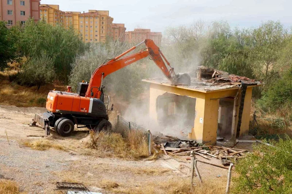 Uşak'ta yeni yapılan modern atık su terfi merkezi dış görünümü