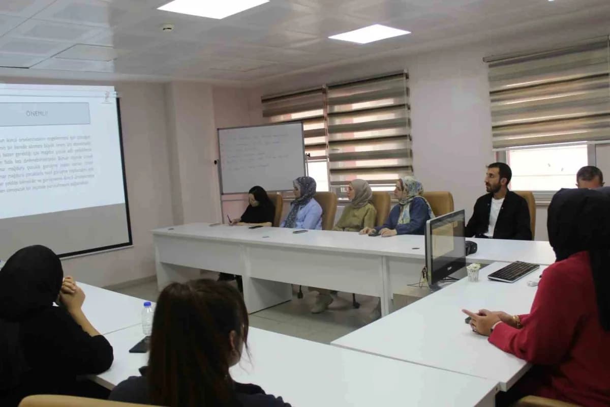Bayburt Sosyal Hizmet Merkezi Müdürlüğü'nde sosyal hizmet vakalarının ele alındığı aylık toplantı