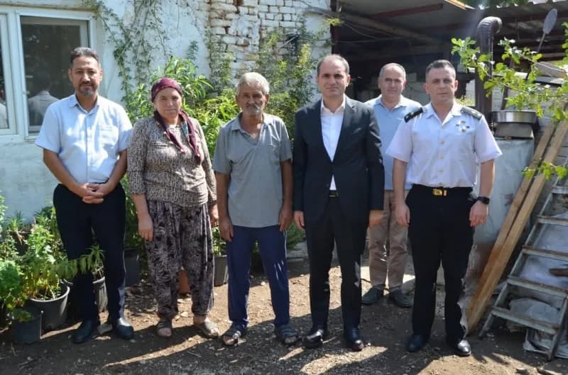 Bayındır Kaymakamı Murat Mete, 19 Eylül Gaziler Günü’nde gazileri ziyaret ederken