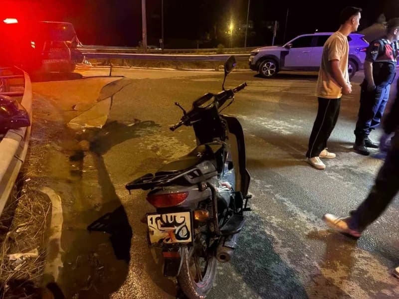 Bilecik Osmaneli'de motosikletle otomobilin çarpıştığı trafik kazası sonrası olay yeri