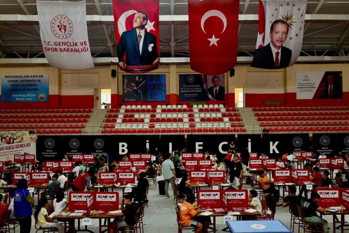 Bilecik’te 215 öğrencinin sıfır atık için geliştirdiği mekanik tasarımlar ve uygulama sınavından görüntü