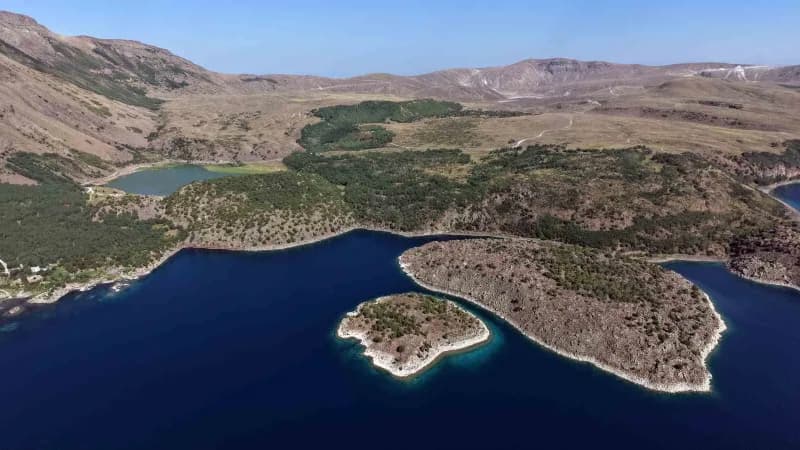 Bitlis Nemrut Kalderası ve çevresindeki doğal ve jeotermal kaynaklar turizm potansiyelini artırıyor