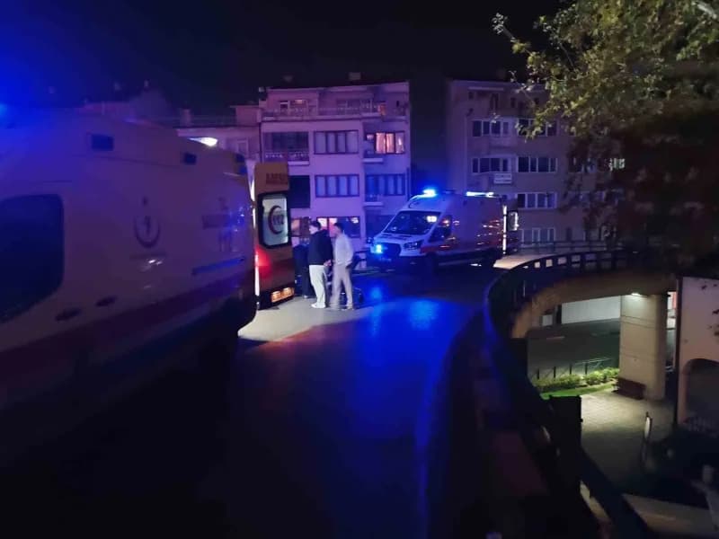 Bursa Osmangazi'de bariyere çarpan motosiklet kazasında yaralılar hastaneye kaldırıldı