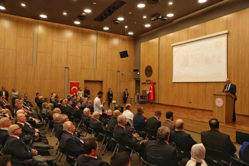 Bursa Şehir Hastanesi’nde açılışı yapılan İrtibat Ofisi, Sosyal Market ve Kütüphane hizmetlerinden bir görünüm