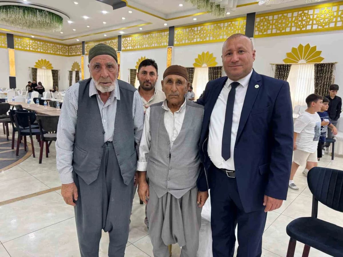 Diyarbakır Çermik'te deprem sonrası yıkılan Petekkaya Mahalle Camii inşaatı devam ediyor