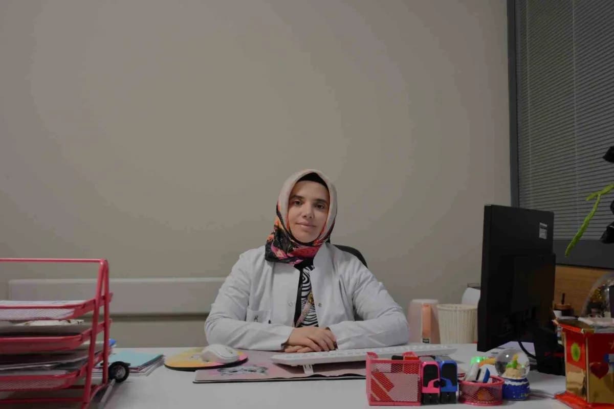 Nöroloji uzmanı Birsen Beyazıt demans hastalığı hakkında açıklama yapıyor