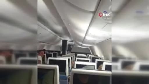 Dubai-Tel Aviv seferi yapan Flydubai yolcu uçağı Suudi Arabistan Tabuk Havalimanı’na acil iniş yaptı
