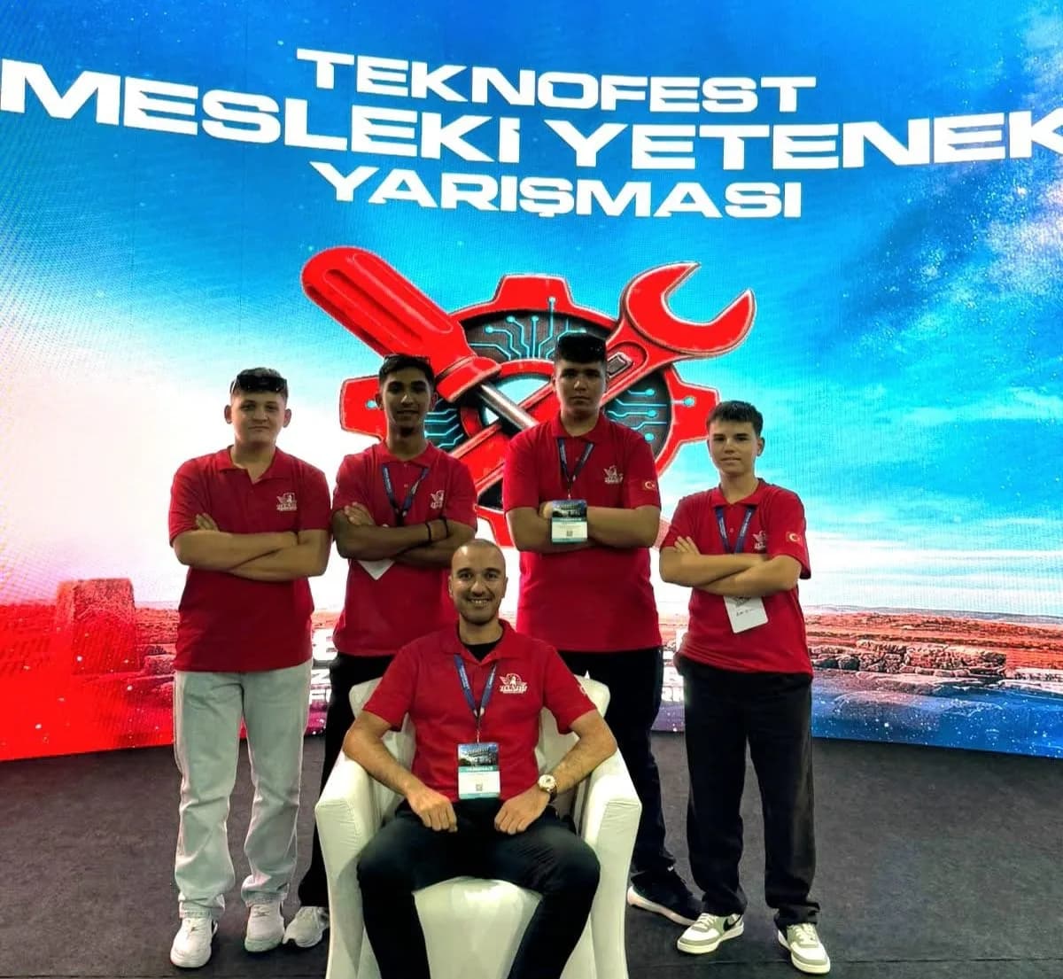 Eskişehir Özel EOSB Mesleki ve Teknik Anadolu Lisesi öğrencileri TEKNOFEST 2026'da derece aldı