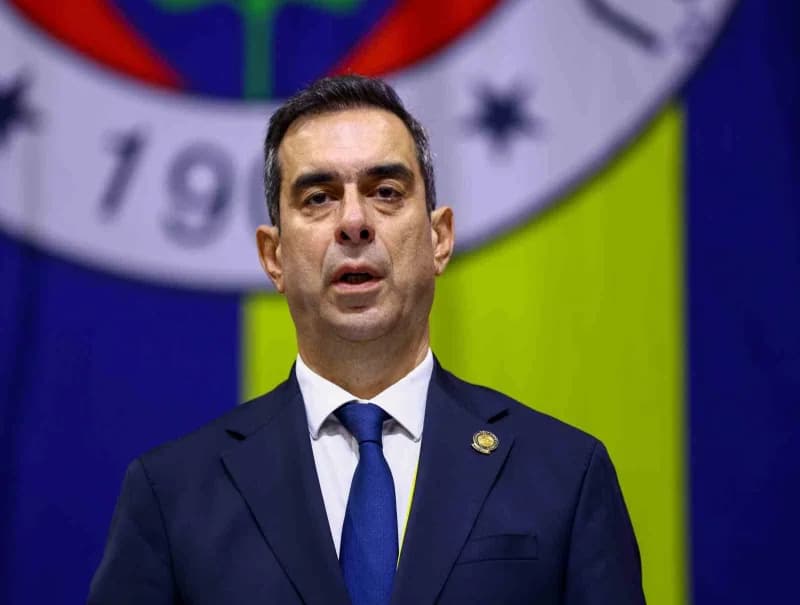 Fenerbahçe Yüksek Divan Kurulu Başkanı Şekip Mosturoğlu, Ülker Spor ve Etkinlik Salonu'nda genel kurulda konuşma yaparke