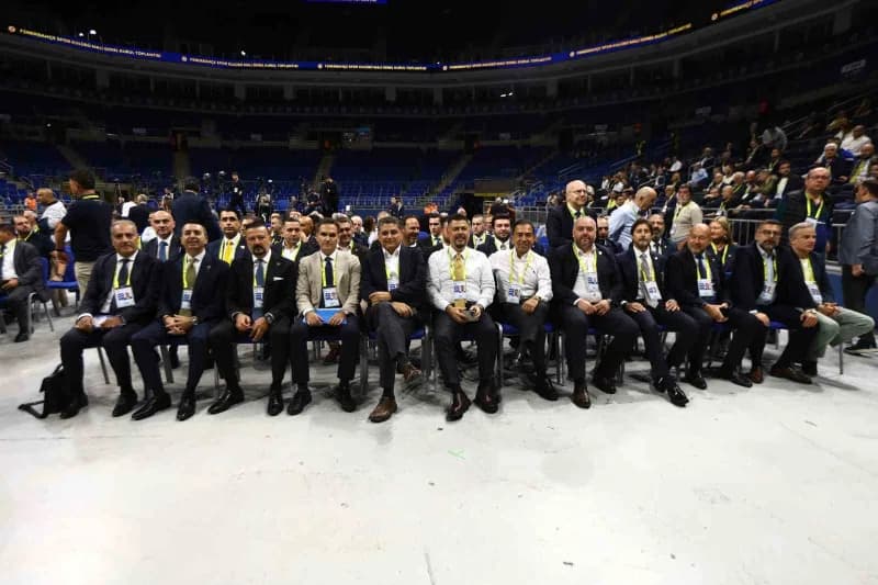 Fenerbahçe Spor Kulübü olağan mali genel kurul toplantısı Ülker Spor ve Etkinlik Salonu'nda yapılıyor