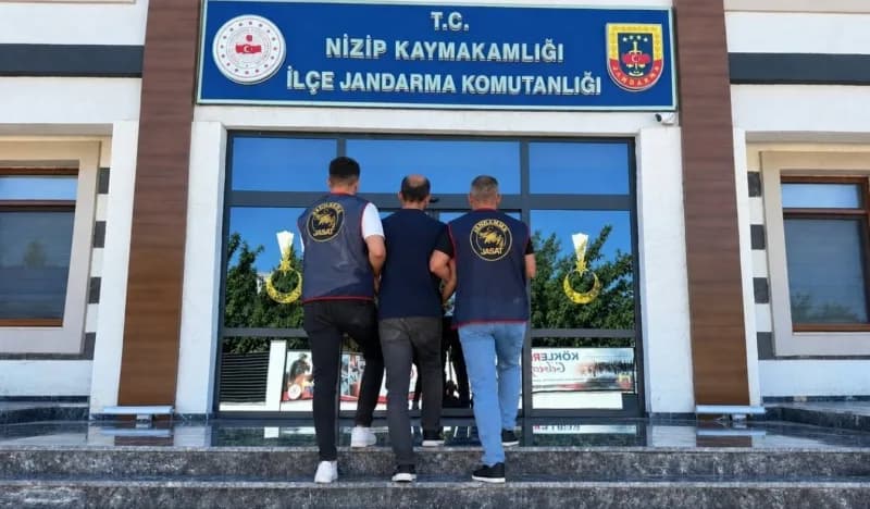 Gaziantep'te jandarma ekipleri uyuşturucu suçundan aranan şahsı yakaladı