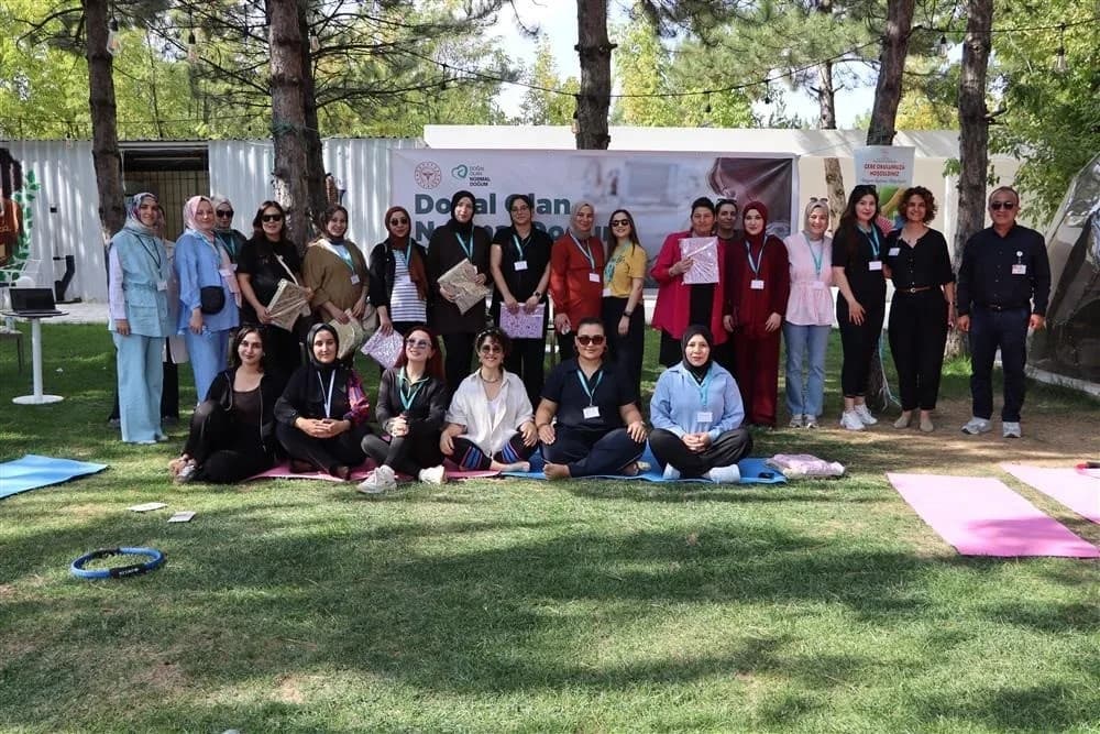 Sivas Numune Hastanesi Gebe Okulu'nda anne adaylarına gevşeme teknikleri eğitimi veriliyor