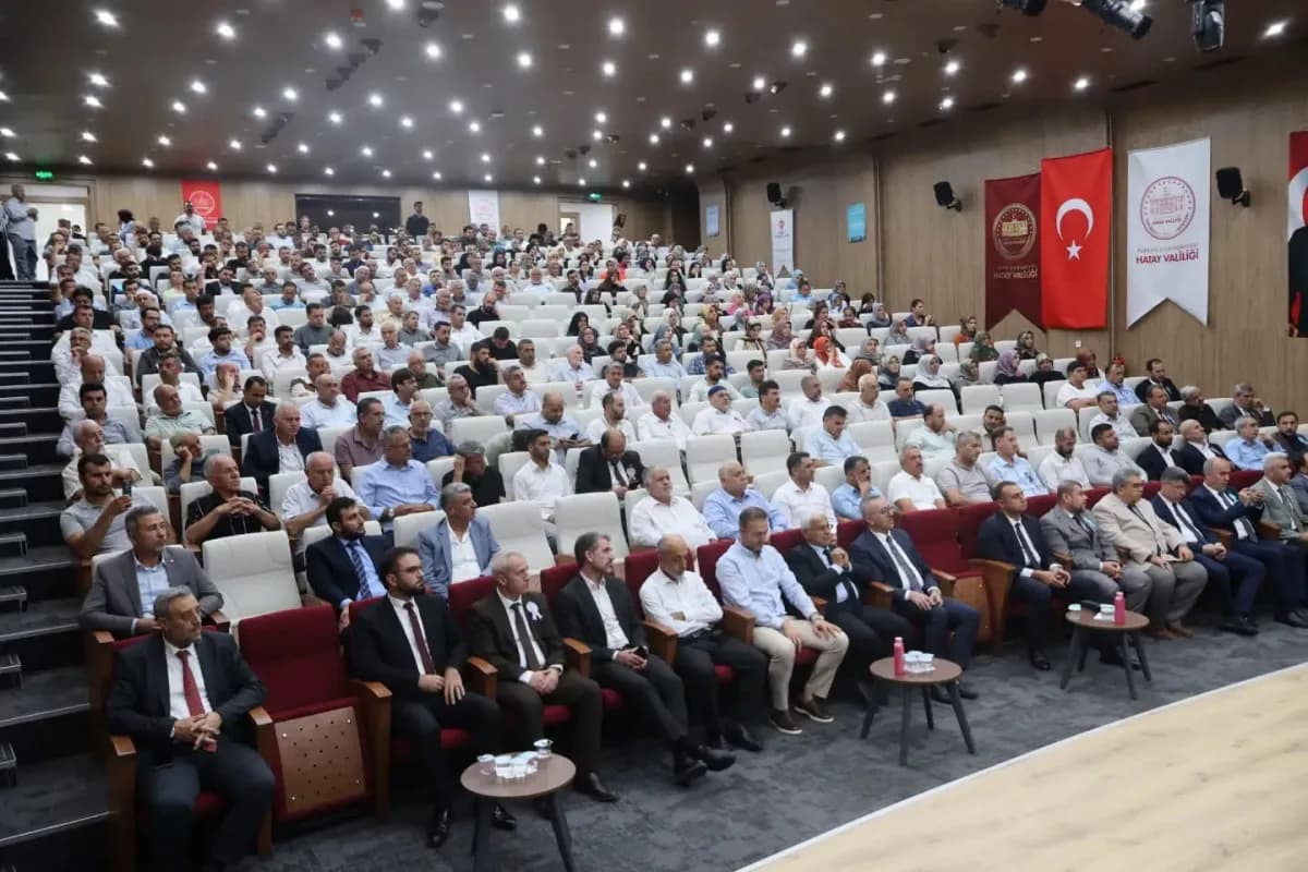 Hatay’da Mevlid-i Nebi Haftası kapsamında Peygamberimiz ve Güzel Ahlak temalı programdan bir kare
