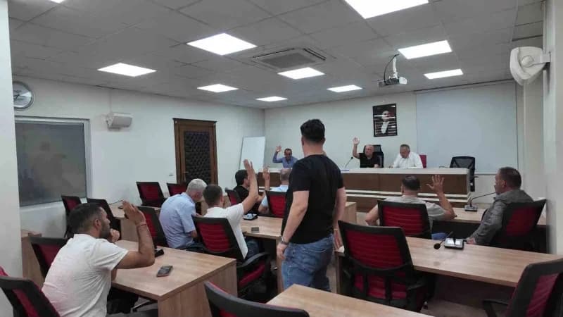 Honaz Belediye Meclis Toplantısı sırasında Sultan Murat Camii restorasyon çalışmaları görüşülüyor