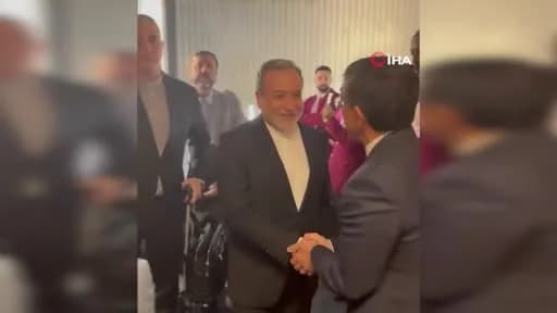 İran Dışişleri Bakanı Abbas Arakçi BM Genel Kurulu için New York’ta açıklama yaparken