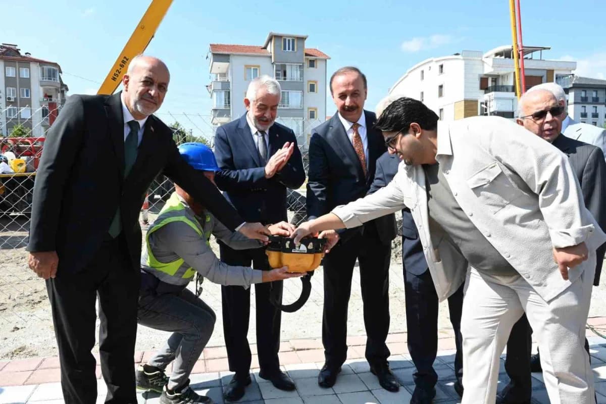 Isparta Davraz Mahallesi'nde Merve-İbrahim Çelik 4-6 Yaş Kur’an Kursu temel atma töreni