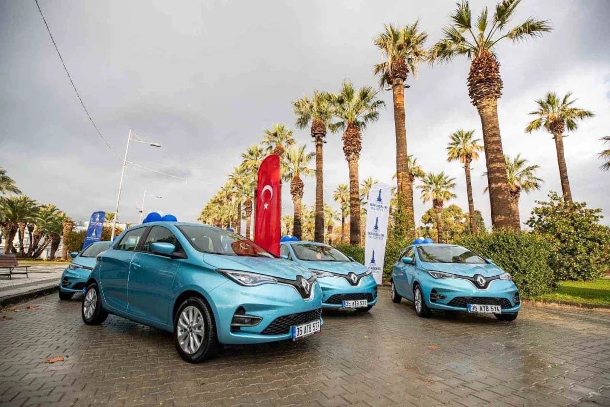 İzmir Büyükşehir Belediyesi elektrikli araç filosu ve bakım atölyesi