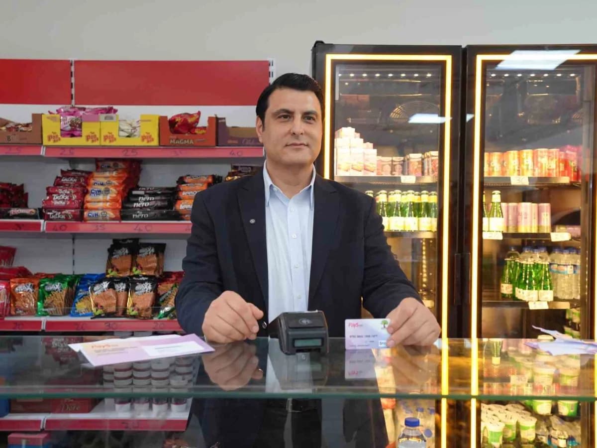 Şehitkamil Belediye Başkanı Umut Yılmaz liseli öğrencilere yönelik Kantin Kart projesini duyuruyor