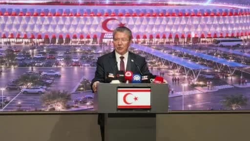 KKTC Başbakanı Ünal Üstel, Yeni Atatürk Stadyumu ve Spor Kompleksi Lansmanı’nda konuşma yaparken