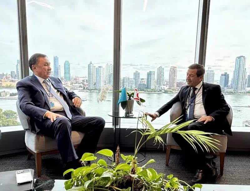 KKTC Dışişleri Bakanı Tahsin Ertuğruloğlu ve Türk Devletleri Teşkilatı Genel Sekreteri Kubanıçbek Ömüraliyev New York'ta