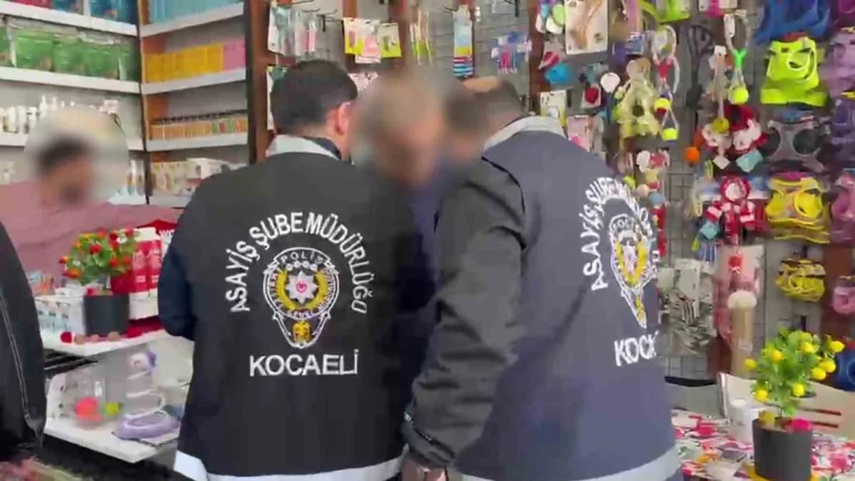 Kocaeli'de 10 yıl firari dolandırıcının İstanbul Beylikdüzü'ndeki dükkanında polis tarafından yakalanması