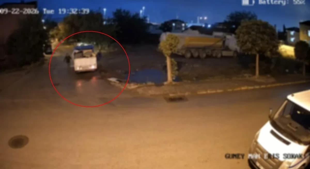 Kocaeli Körfez'de boş araziye atık bırakma girişimi sırasında güvenlik kamerası uyarısı