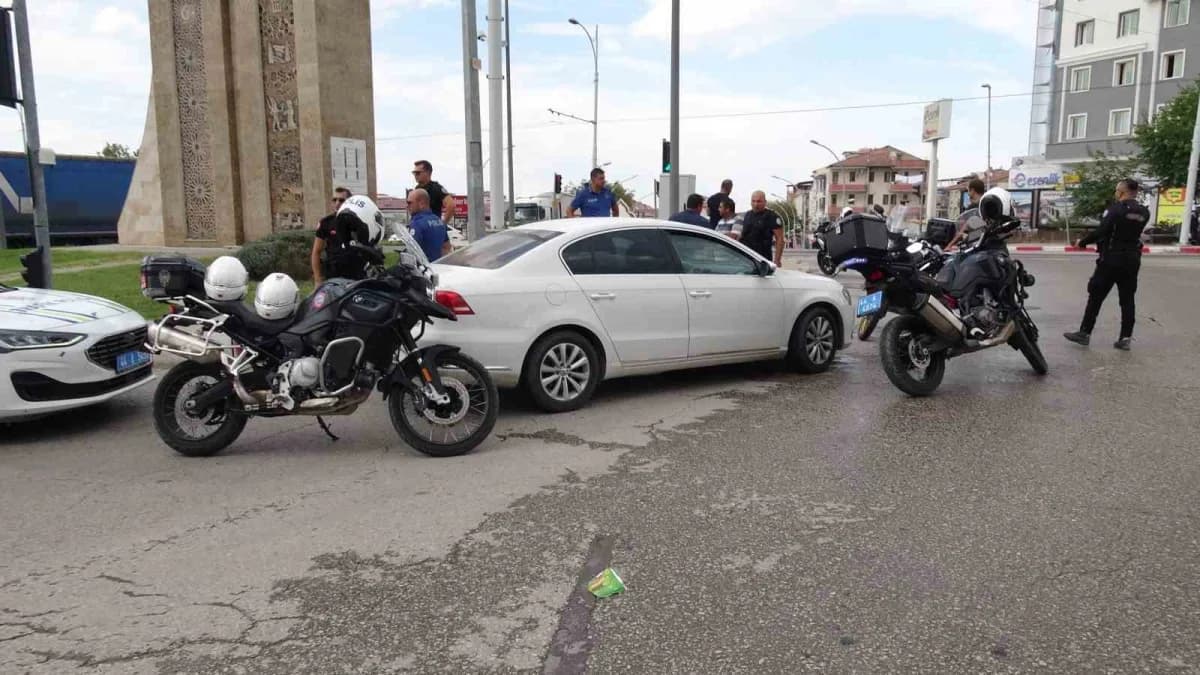 Malatya Battalgazi’de öğretmene yönelik ölüm tehdidi iddiası sonrası polis ekipleri okul çevresinde güvenlik önlemi aldı
