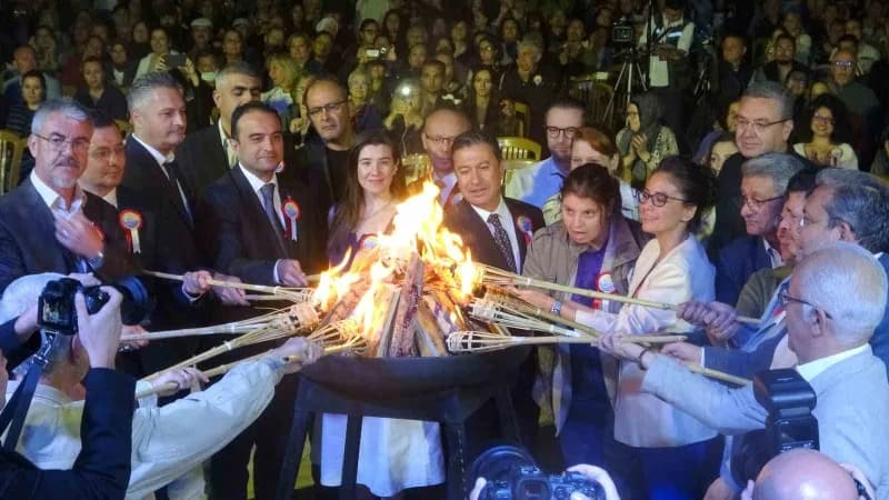 Menteşe Kültür Şenliği açılış töreninde şenlik ateşinin yakılması