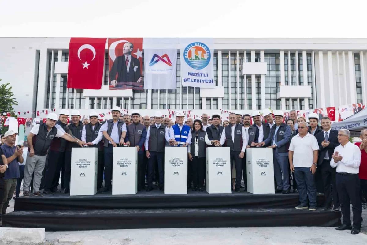 Mersin Mezitli Kent Meydanı Projesi temel atma töreninden görüntü