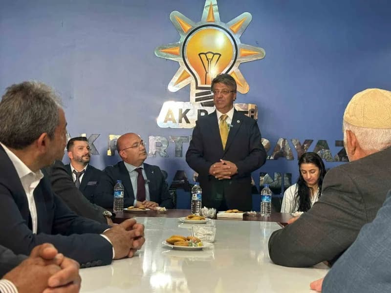 Milletvekili Kayhan Türkmenoğlu Erzurum Karayazı’da esnaf ve vatandaşlarla bir arada