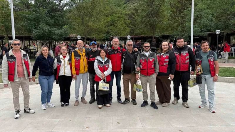 Çanakkale Etili köyünde Pilav Etkinliği’nde bir araya gelen motosiklet tutkunları