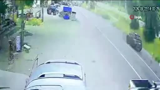 Antalya Aksu ilçesinde motosiklet kazası sonrası olay yerinden görüntü