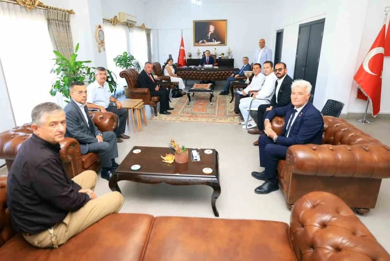 Muğla Valisi Dr. İdris Akbıyık Milas ilçesinde muhtarlarla toplantı yaparken